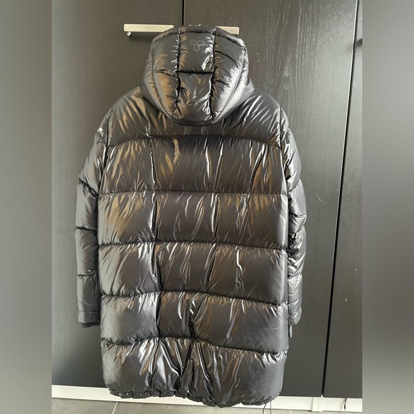 Aritzia Superpuff coat - Picture 2 of 2